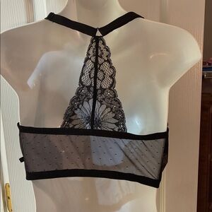Victorias Secret Elegant Black Lace Back Bra Lined Demi Front Closure 34DDD NEW